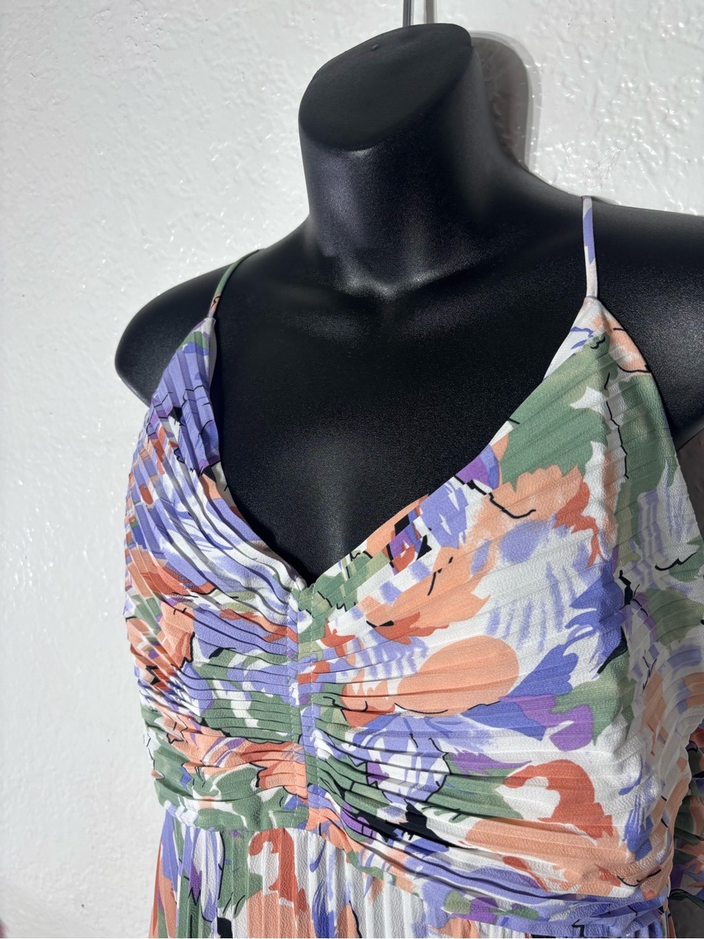 ASTR the label xl Blythe floral plisse midi dress crisscross back watercolor new - Picture 6 of 11